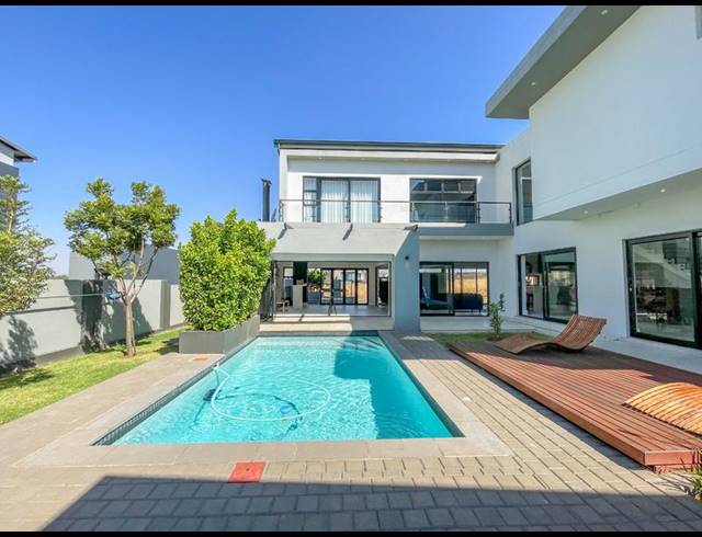 5 BEDROOM HOUSE FOR SALE IN MIDSTREAM ESTATE